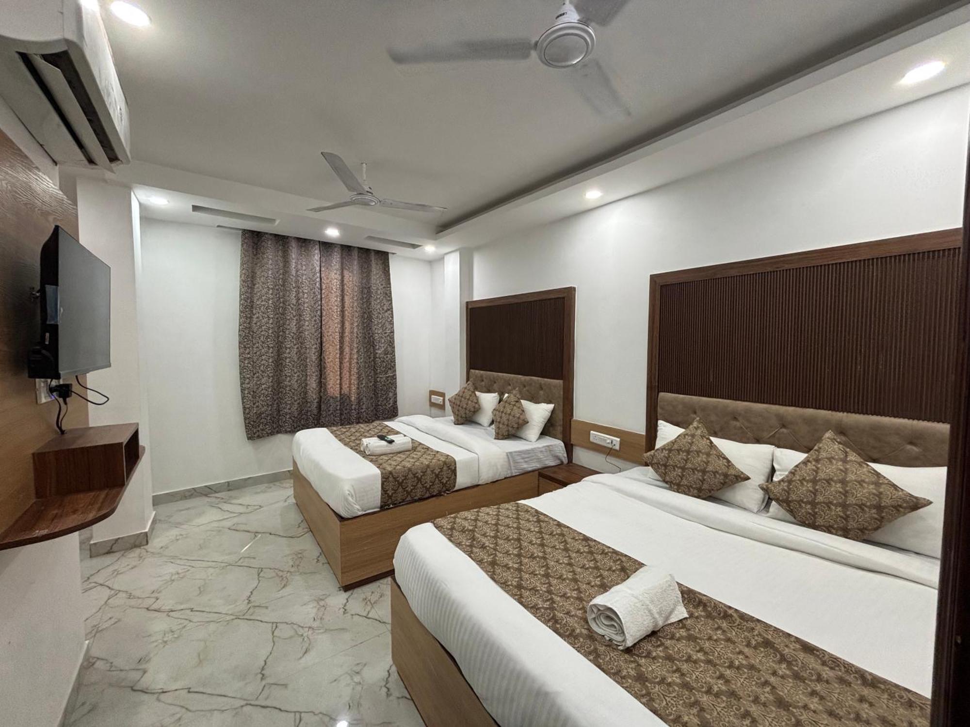 Cg Internationl By Sweet Guest House New Delhi Exterior photo