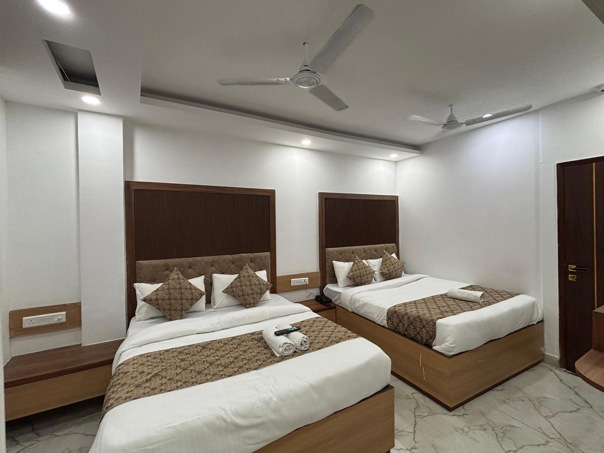 Cg Internationl By Sweet Guest House New Delhi Exterior photo