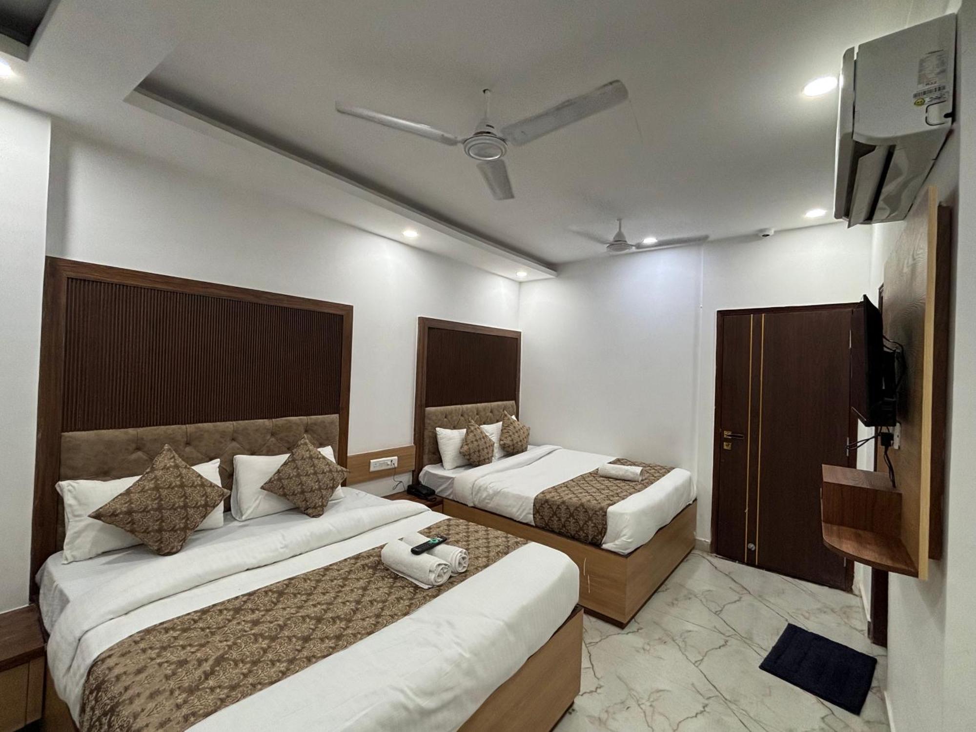 Cg Internationl By Sweet Guest House New Delhi Exterior photo