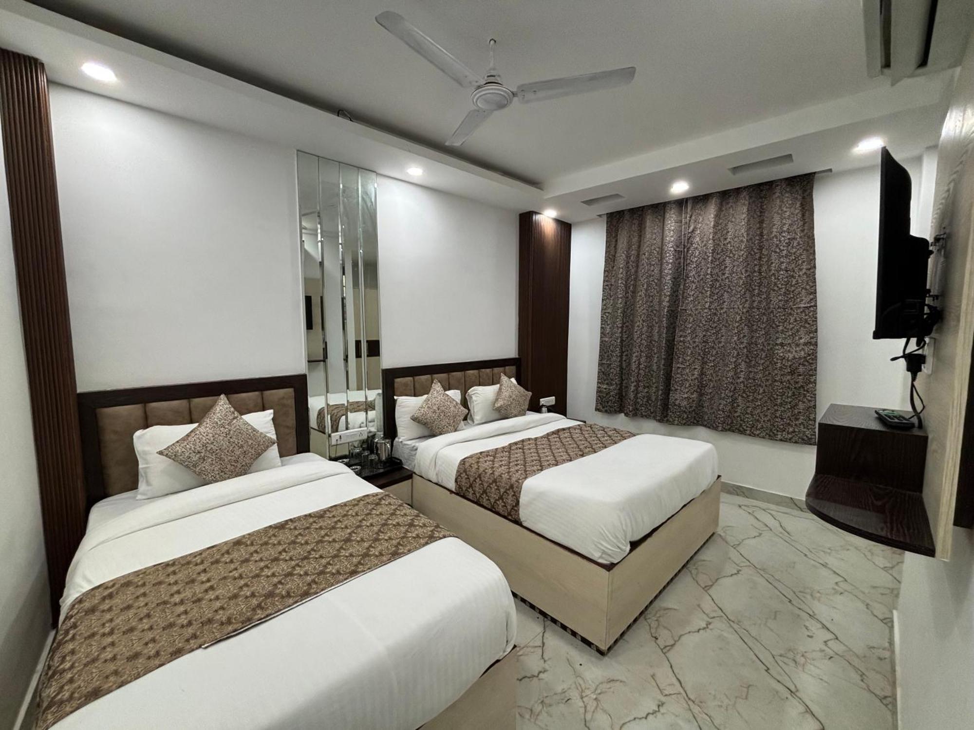 Cg Internationl By Sweet Guest House New Delhi Exterior photo
