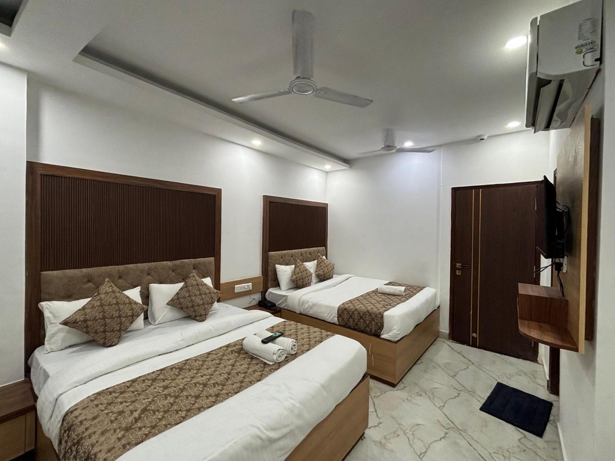 Cg Internationl By Sweet Guest House New Delhi Exterior photo