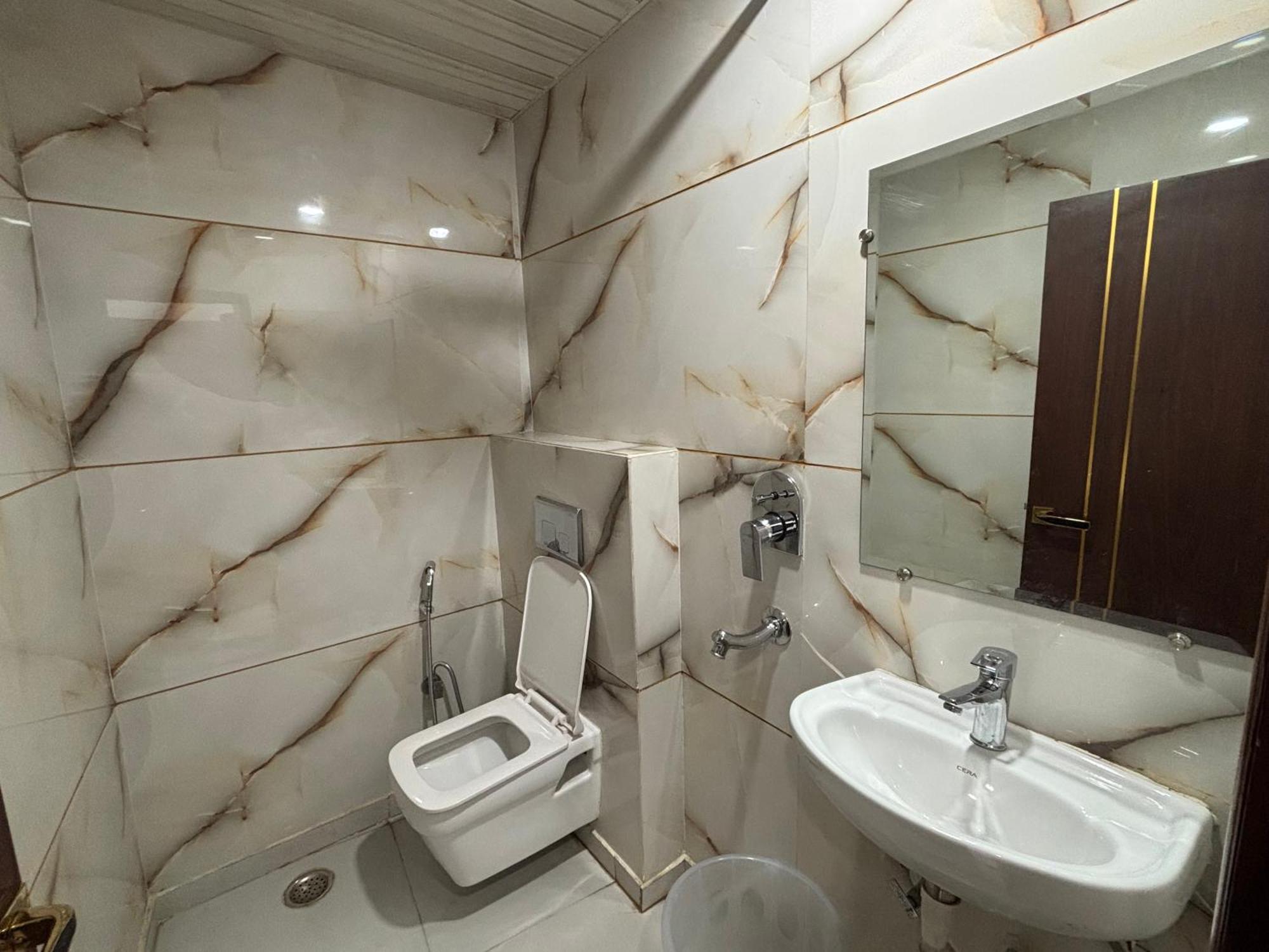 Cg Internationl By Sweet Guest House New Delhi Exterior photo