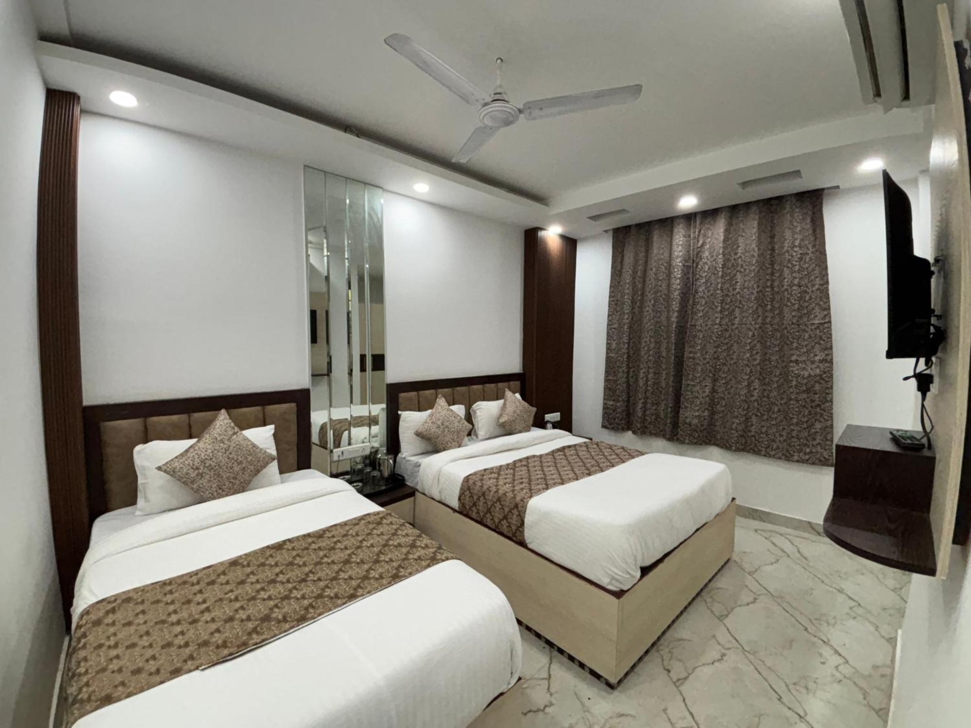 Cg Internationl By Sweet Guest House New Delhi Exterior photo